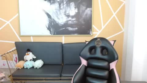Olivia online show from May 2026 08:14:02 PM