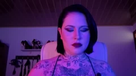 Snapshot of olivia_seex chatting on October 2025 02:05:01 PM online show from October 2025 02:05:01 PM
