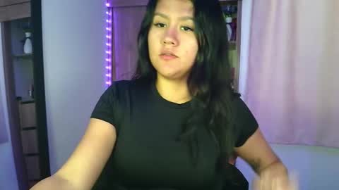 Olivia online show from November 2025 08:33:02 PM