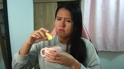 Olivia online show from January 2026 12:21:01 PM