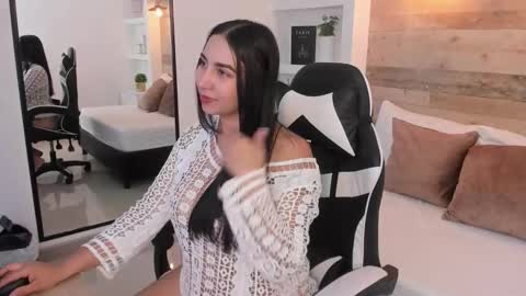 olivia_willoow online show from November 2025 02:45:01 AM