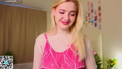 Olivia online show from November 2025 02:12:01 AM