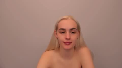 Snapshot of oliviahappy chatting on December 2025 07:54:02 PM oliviaBeauty online show from December 2025 07:54:02 PM