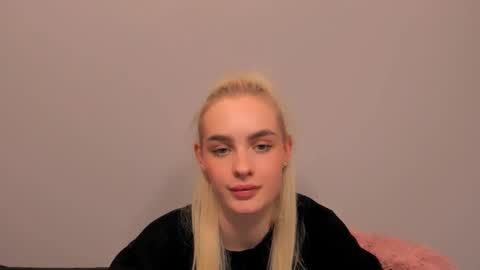 Snapshot of oliviahappy chatting on February 2026 06:09:01 PM oliviaBeauty online show from February 2026 06:09:01 PM