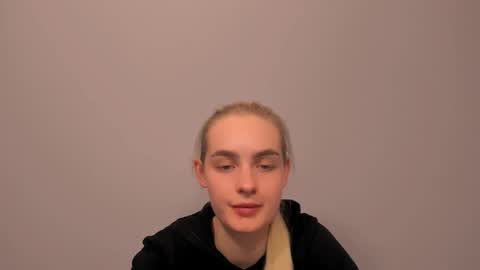 Snapshot of oliviahappy chatting on February 2026 05:45:02 PM oliviaBeauty online show from February 2026 05:45:02 PM