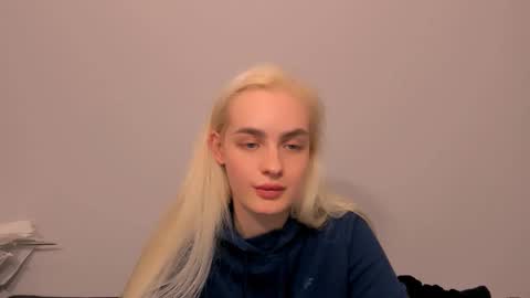 Snapshot of oliviahappy chatting on March 2026 09:32:02 PM oliviaBeauty online show from March 2026 09:32:02 PM