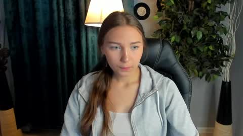 olivialangs online show from May 2026 10:55:01 AM