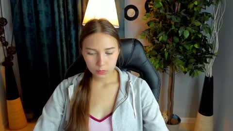 olivialangs online show from May 2026 11:06:01 AM