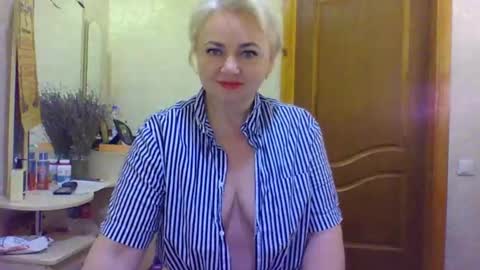 Snapshot of oliviaparadise chatting on January 2025 02:19:02 PM oliviaparadise online show from January 2025 02:19:02 PM
