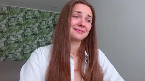 Olivia online show from October 2025 05:18:01 AM