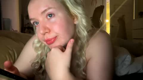 Snapshot of oliviaskies chatting on September 2025 04:50:01 AM Olivia baby  online show from September 2025 04:50:01 AM