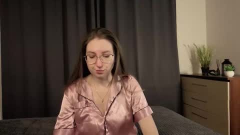 Kylie online show from December 2025 06:45:01 PM