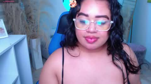 oliviia_cute online show from October 2025 01:06:02 AM