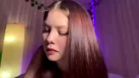 Snapshot of olliewagatsuma chatting on May 2026 12:10:01 PM Emma online show from May 2026 12:10:01 PM