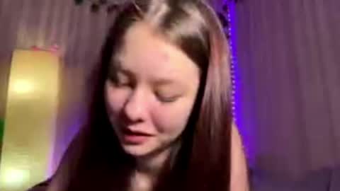 Snapshot of olliewagatsuma chatting on May 2026 12:13:01 PM Emma online show from May 2026 12:13:01 PM