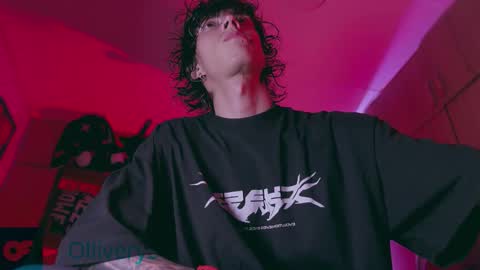     online show from November 2025 02:45:02 AM