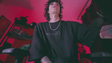 Snapshot of olliver___y chatting on February 2026 02:15:02 AM online show from February 2026 02:15:02 AM