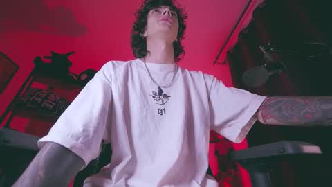 Snapshot of olliver___y chatting on February 2026 03:02:02 AM online show from February 2026 03:02:02 AM