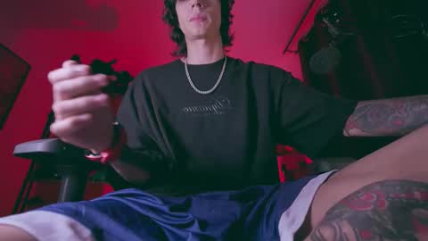 Snapshot of olliver___y chatting on February 2026 04:35:02 AM online show from February 2026 04:35:02 AM