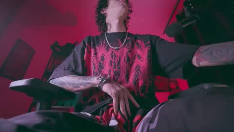 Snapshot of olliver___y chatting on March 2026 03:52:02 AM online show from March 2026 03:52:02 AM