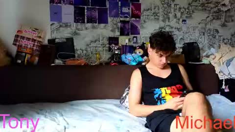 Snapshot of ololkd chatting on June 2026 08:37:01 AM Tony online show from June 2026 08:37:01 AM