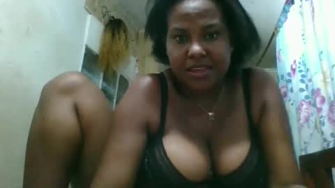 olyvienne90 online show from November 2025 01:02:02 PM