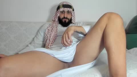 Snapshot of omar_xoxo chatting on October 2025 08:20:01 PM Omar online show from October 2025 08:20:01 PM