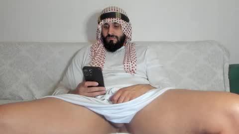 Snapshot of omar_xoxo chatting on November 2025 08:22:02 PM Omar online show from November 2025 08:22:02 PM