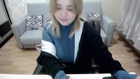 Snapshot of omg_itsperfect chatting on September 2025 06:53:02 PM Fina online show from September 2025 06:53:02 PM