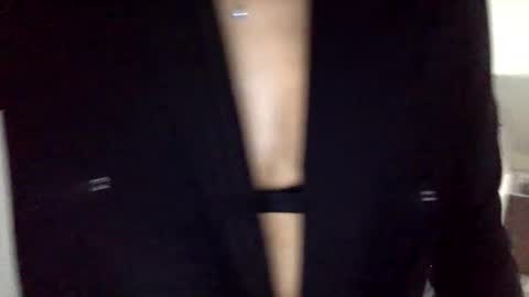 omilk online show from December 2024 07:10:01 PM