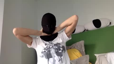 omilk online show from December 2024 10:13:01 PM