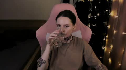 on_yxxx online show from May 2026 08:28:01 PM
