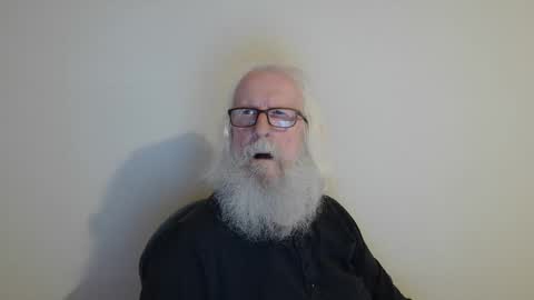Snapshot of onanister chatting on April 2026 08:57:02 PM Somewhere over the rainbow online show from April 2026 08:57:02 PM