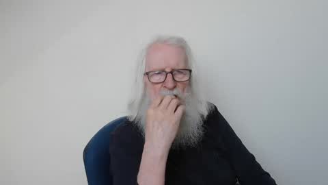 Snapshot of onanister chatting on May 2026 06:32:03 AM Somewhere over the rainbow online show from May 2026 06:32:03 AM