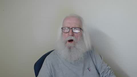 Snapshot of onanister chatting on May 2026 07:15:02 AM Somewhere over the rainbow online show from May 2026 07:15:02 AM