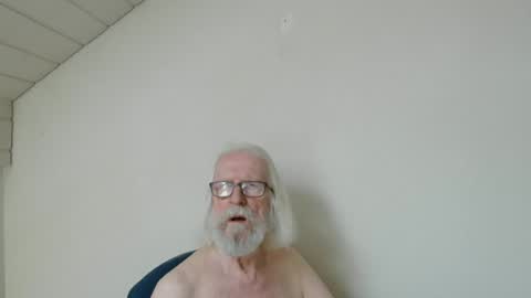 Snapshot of onanister chatting on June 2026 07:55:02 AM Somewhere over the rainbow online show from June 2026 07:55:02 AM