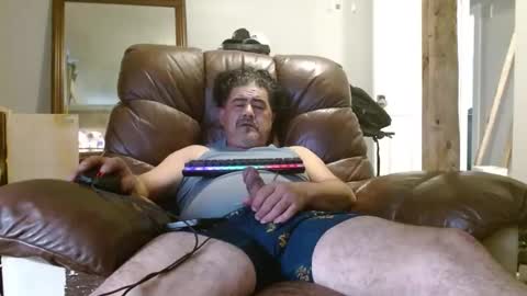 Snapshot of onewayallday chatting on December 2024 04:35:02 PM onewaykenny online show from December 2024 04:35:02 PM