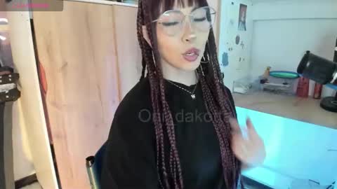 oni_dakotta online show from December 2025 12:46:02 PM