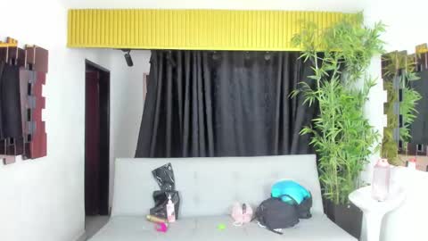 Aitana - Zara - Ariana online show from September 2025 12:48:01 PM