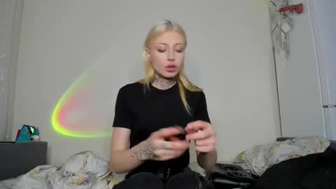 Iva online show from November 2025 06:07:02 PM