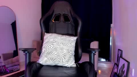 misssaray official online show from December 2025 11:42:01 PM