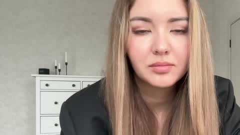 only_this online show from April 2026 07:00:02 AM