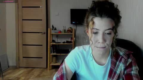 Snapshot of oops_britney chatting on January 2026 03:49:01 PM Britney online show from January 2026 03:49:01 PM