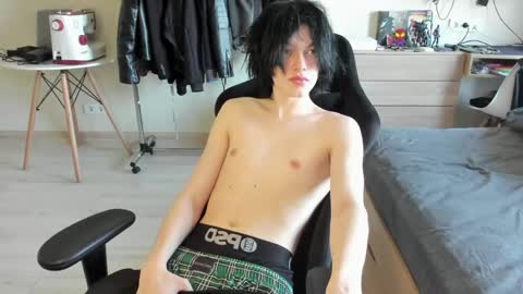 Bella and John online show from May 2026 04:12:02 PM