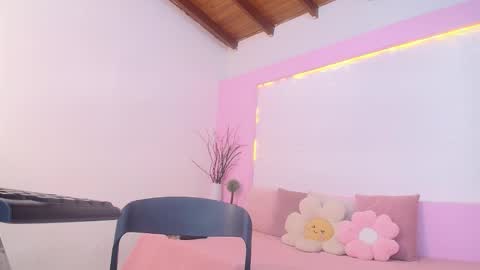 Ora Larson online show from October 2025 11:50:02 AM