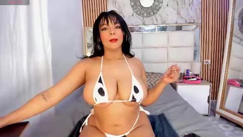 Snapshot of oriana_davis chatting on June 2026 12:24:01 AM Oriana online show from June 2026 12:24:01 AM