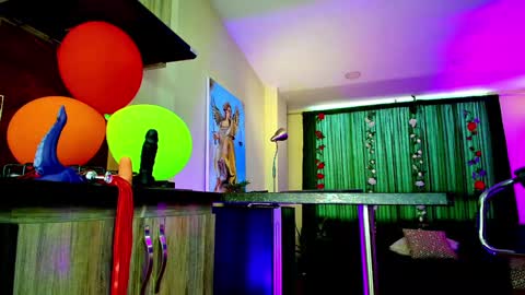 Oriana online show from February 2025 09:57:01 PM