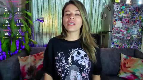 Snapshot of oriana_thomson2 chatting on May 2026 04:04:02 PM Oriana online show from May 2026 04:04:02 PM