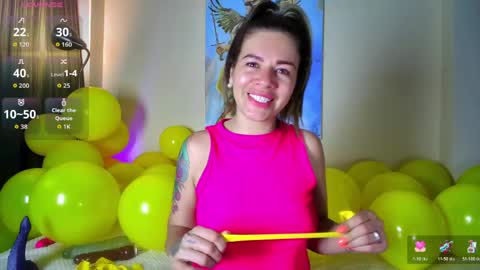 Snapshot of oriana_thomson2 chatting on May 2026 05:58:02 AM Oriana online show from May 2026 05:58:02 AM