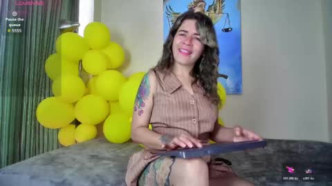 Snapshot of oriana_thomson2 chatting on May 2026 04:02:02 PM Oriana online show from May 2026 04:02:02 PM